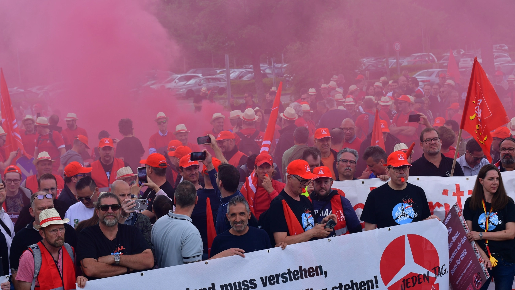 Bundesweiter Aktionstag der Mercedes Benz Niederlassungen