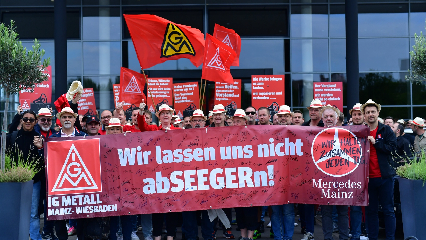 Bundesweiter Aktionstag der Mercedes Benz Niederlassungen