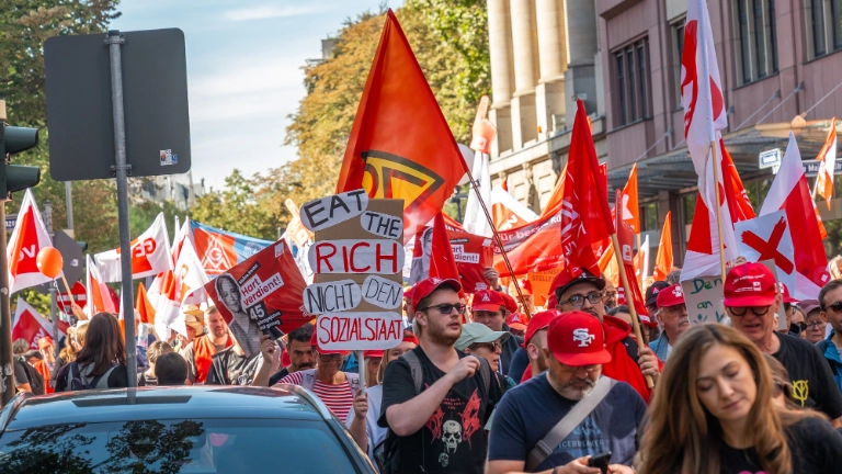 #hartverdient DGB-Aktionstag gegen Sozialabbau in Frankfurt